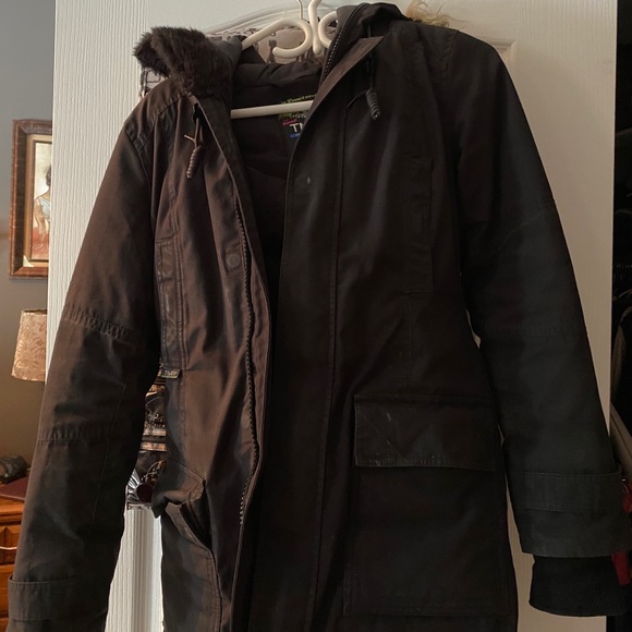 Aritzia Parka size small worn one season! like new - Picture 2 of 2